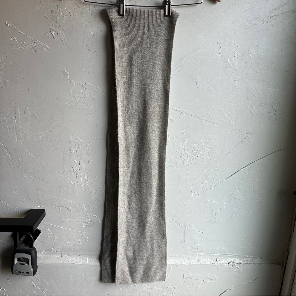 State Cashmere The‎ Unisex Cashmere Ribbed Scarf Grey Minimalist Luxury 7”x76”